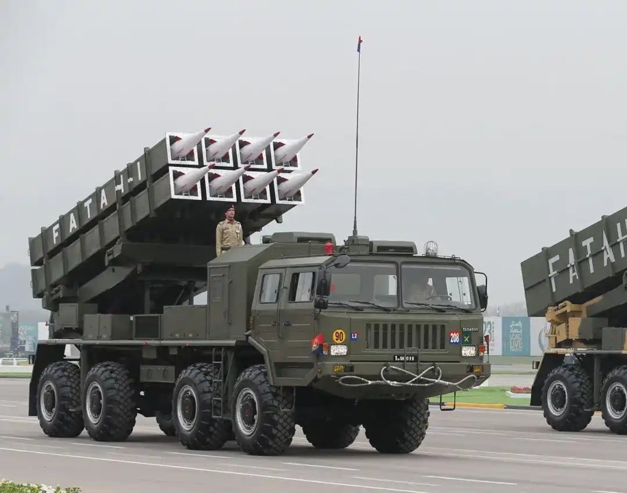 Fatah I Pakistani 300mm MLRS (A)